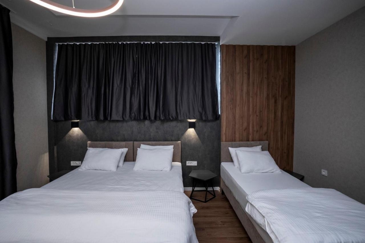 Griffon Bar Food Apartments Sztruga Kültér fotó