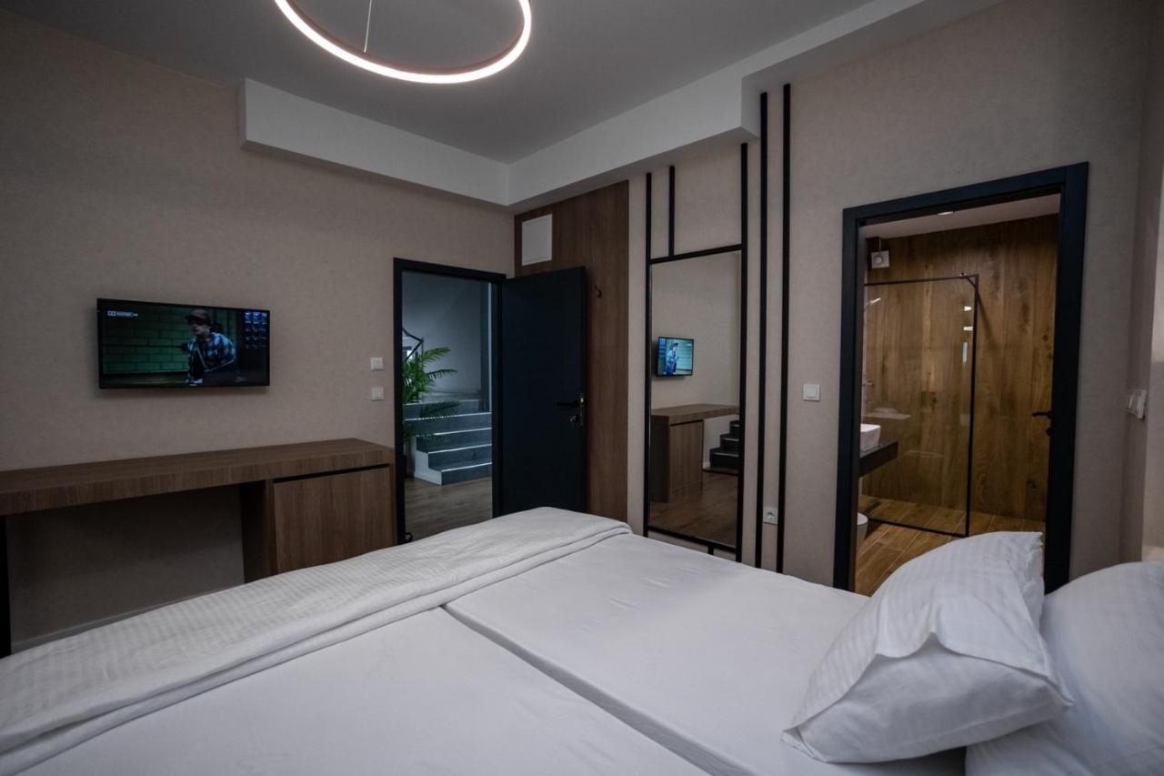Griffon Bar Food Apartments Sztruga Kültér fotó