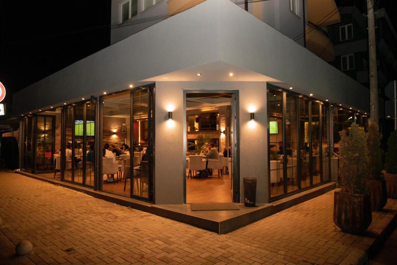 Griffon Bar Food Apartments Sztruga Kültér fotó